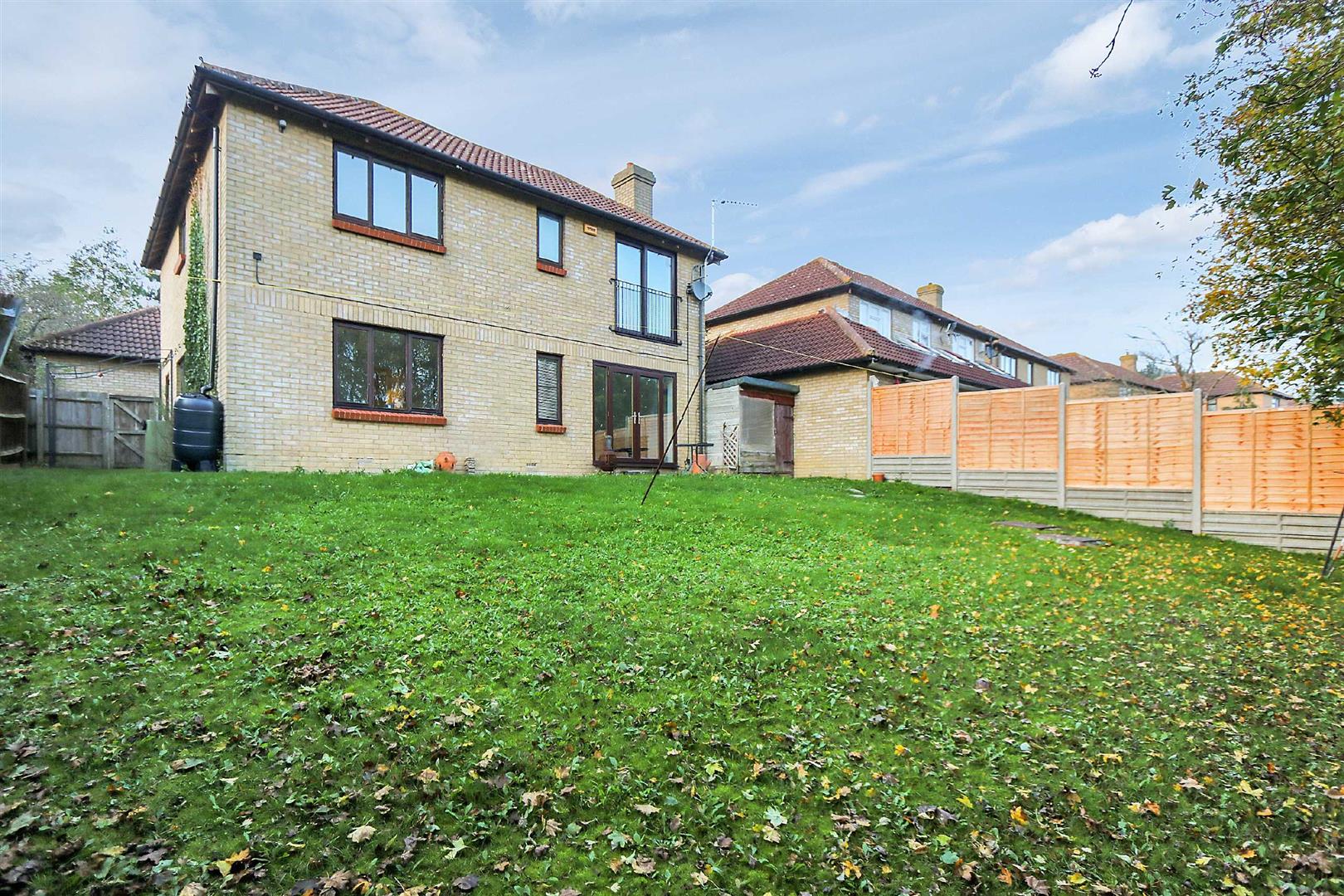 Dunchurch Dale, Walnut Tree, Milton Keynes